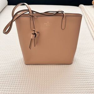 Kate Spade Tan Tote Bag with Structured Design and Medium Size